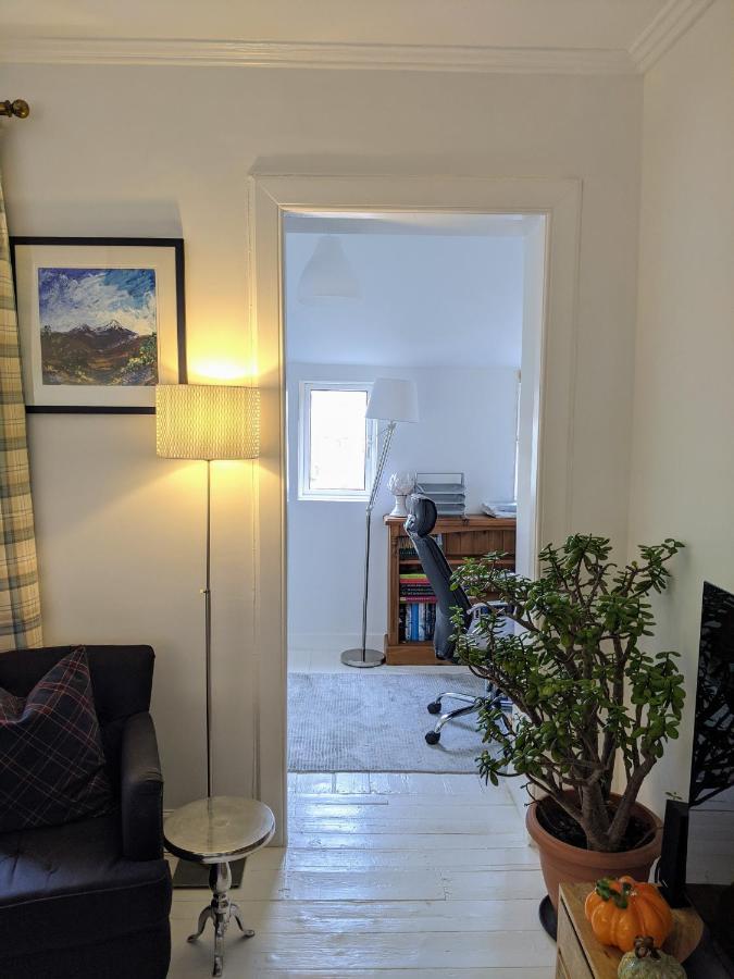 Central Hawick Spacious Stylish Flat With Log Burner Dış mekan fotoğraf