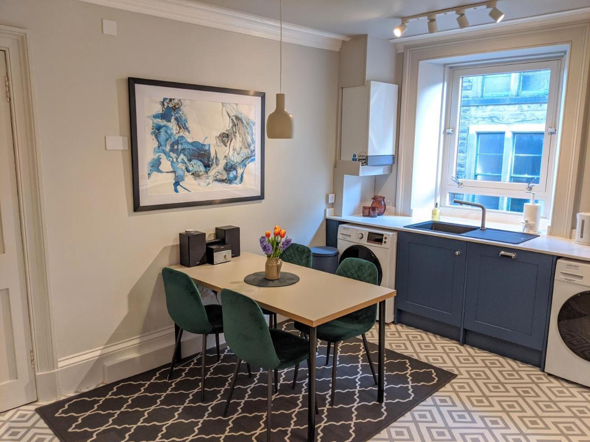 Central Hawick Spacious Stylish Flat With Log Burner Dış mekan fotoğraf