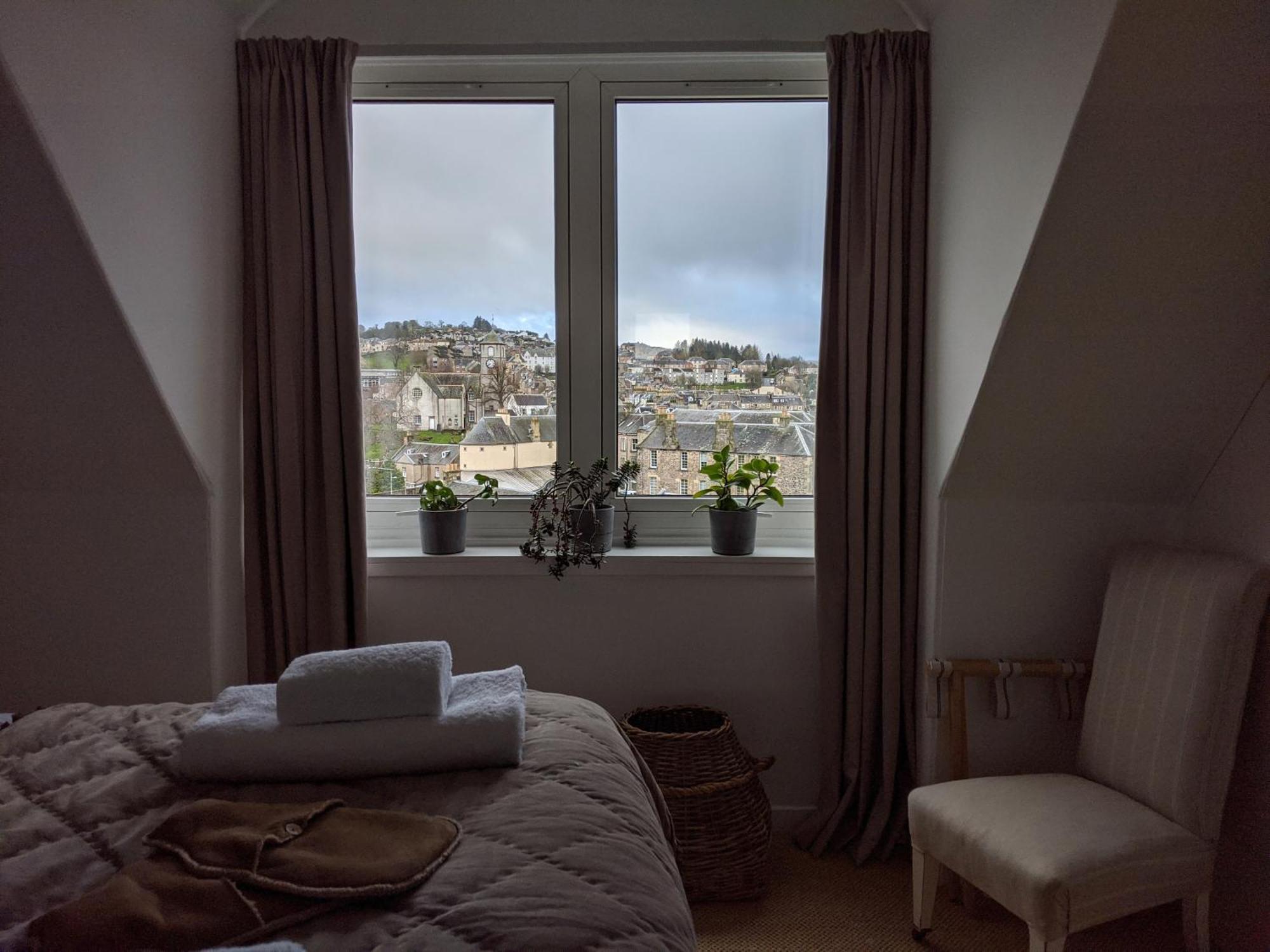 Central Hawick Spacious Stylish Flat With Log Burner Dış mekan fotoğraf